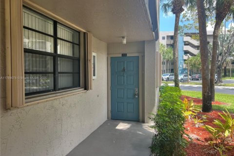 Condominio en venta en Pembroke Pines, Florida, 2 dormitorios, 110.27 m2 № 1867946 - foto 4