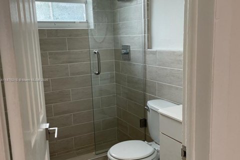 Снять в аренду виллу или дом в Холливуд, Флорида 2 спальни, 82.4м2, № 1926712 - фото 14