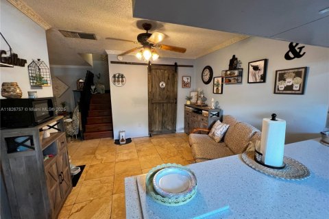 Townhouse in Miami, Florida 3 bedrooms, 135.82 sq.m. № 1798731 - photo 11