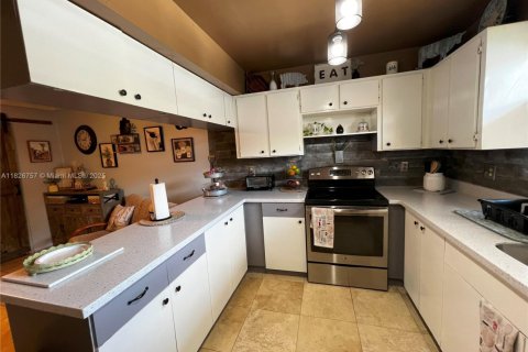 Townhouse in Miami, Florida 3 bedrooms, 135.82 sq.m. № 1798731 - photo 6