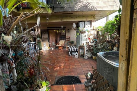 Touwnhouse à vendre à Miami, Floride: 3 chambres, 135.82 m2 № 1798731 - photo 11