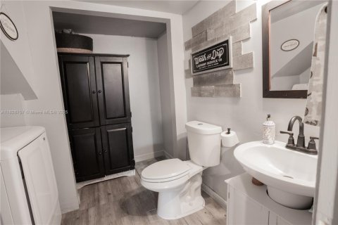 Adosado en venta en Miami, Florida, 3 dormitorios, 135.82 m2 № 1798731 - foto 15