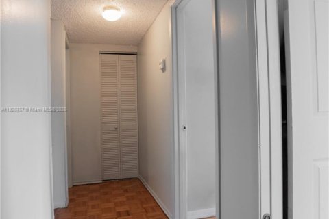 Adosado en venta en Miami, Florida, 3 dormitorios, 135.82 m2 № 1798731 - foto 19