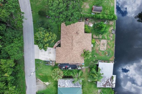House in Homosassa, Florida 2 bedrooms, 106.47 sq.m. № 1847135 - photo 2
