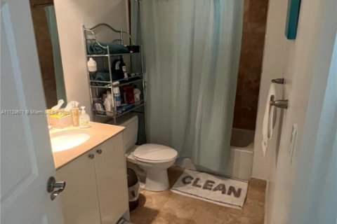 Appartement à louer à Hallandale Beach, Floride: 2 chambres, 125.79 m2 № 1811315 - photo 10