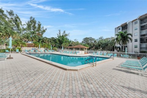 Condominio en venta en Lauderhill, Florida, 2 dormitorios, 117.06 m2 № 2084491 - foto 14