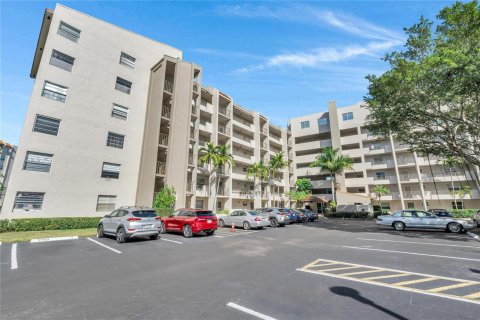 Condominio en venta en Lauderhill, Florida, 2 dormitorios, 117.06 m2 № 2084491 - foto 15