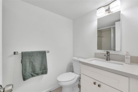 Condominio en venta en Lauderhill, Florida, 2 dormitorios, 117.06 m2 № 2084491 - foto 11