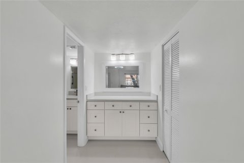 Condominio en venta en Lauderhill, Florida, 2 dormitorios, 117.06 m2 № 2084491 - foto 10
