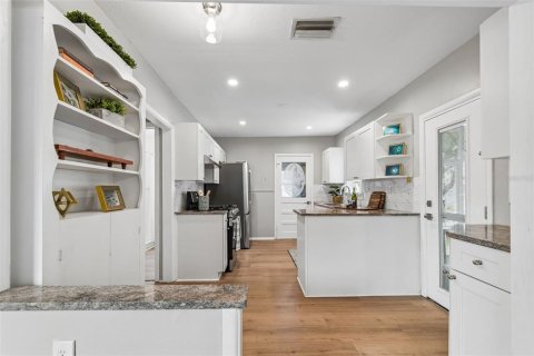 Villa ou maison à vendre à Largo, Floride: 2 chambres, 95.5 m2 № 2231333 - photo 6