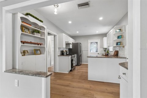 Villa ou maison à vendre à Largo, Floride: 2 chambres, 95.5 m2 № 2231333 - photo 9