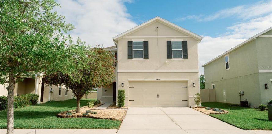 House in Wesley Chapel, Florida 4 bedrooms, 186.45 sq.m. № 2217701