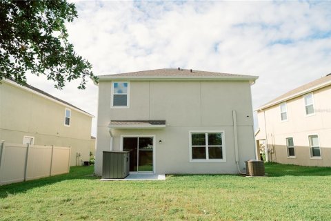 House in Wesley Chapel, Florida 4 bedrooms, 186.45 sq.m. № 2217701 - photo 3