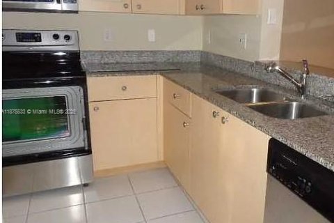 Condo in Miramar, Florida, 2 bedrooms  № 1924089 - photo 2