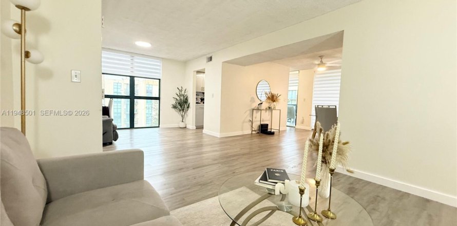 Condo à Miami, Floride, 3 chambres  № 2004489