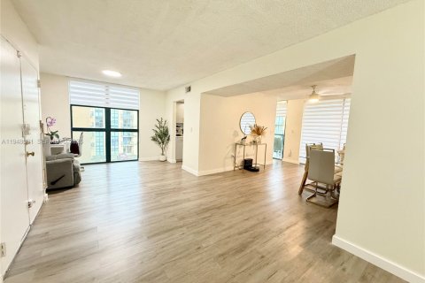 Copropriété à louer à Miami, Floride: 3 chambres, 120.22 m2 № 2004489 - photo 10