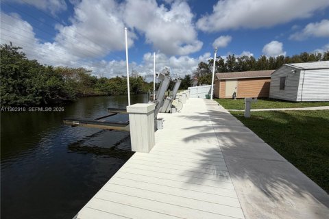 Villa ou maison à vendre à Dania Beach, Floride: 2 chambres, 106.65 m2 № 2049834 - photo 5