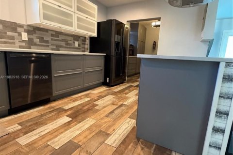 Villa ou maison à vendre à Dania Beach, Floride: 2 chambres, 106.65 m2 № 2049834 - photo 8