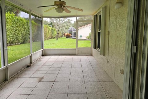 House in Boynton Beach, Florida 2 bedrooms, 146.41 sq.m. № 1947425 - photo 14