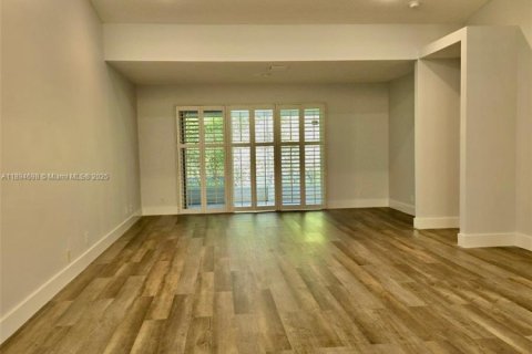 House in Boynton Beach, Florida 2 bedrooms, 146.41 sq.m. № 1947425 - photo 4
