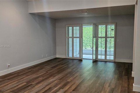 House in Boynton Beach, Florida 2 bedrooms, 146.41 sq.m. № 1947425 - photo 8