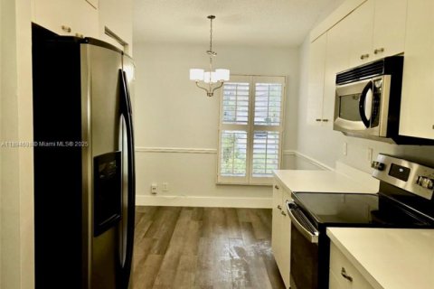 House in Boynton Beach, Florida 2 bedrooms, 146.41 sq.m. № 1947425 - photo 5