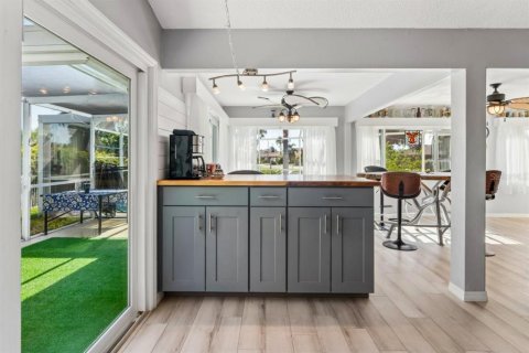 Villa ou maison à vendre à New Port Richey, Floride: 4 chambres, 246.93 m2 № 2402794 - photo 18