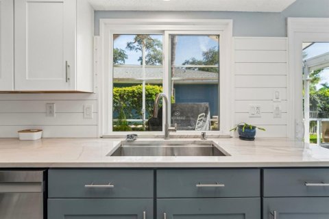 Villa ou maison à vendre à New Port Richey, Floride: 4 chambres, 246.93 m2 № 2402794 - photo 15