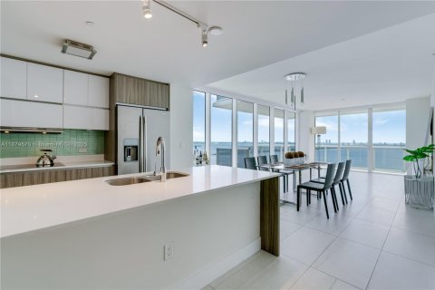 Copropriété à vendre à Miami, Floride: 3 chambres, 143.72 m2 № 1930129 - photo 1