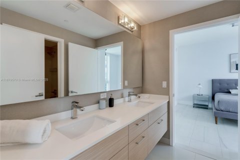 Copropriété à vendre à Miami, Floride: 3 chambres, 143.72 m2 № 1930129 - photo 25