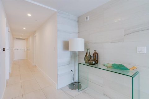 Copropriété à vendre à Miami, Floride: 3 chambres, 143.72 m2 № 1930129 - photo 27