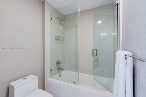 Copropriété à vendre à Miami, Floride: 3 chambres, 143.72 m2 № 1930129 - photo 23