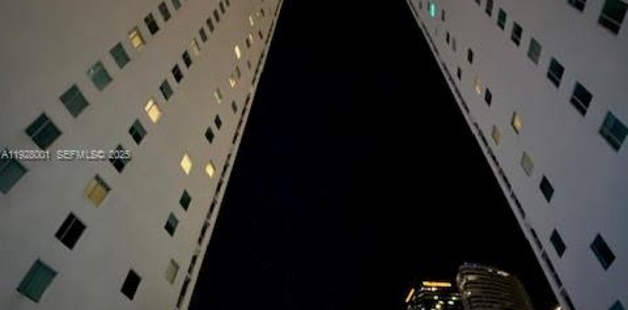 Condo à Miami, Floride, 1 chambre № 1988179