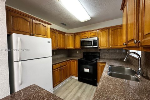 House in Miami, Florida 3 bedrooms, 89.74 sq.m. № 2040933 - photo 5