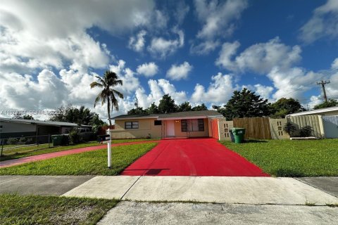 House in Miami, Florida 3 bedrooms, 89.74 sq.m. № 2040933