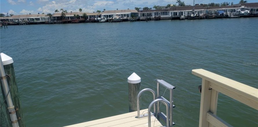 Дом в Мадейра - Бич, Флорида 3 комнаты, 134.71м2 № 2221623