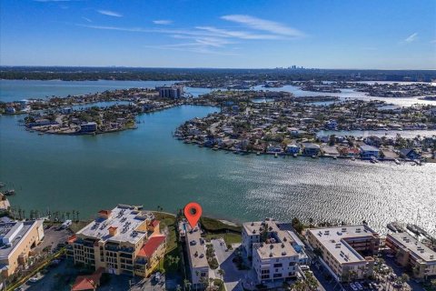 Condominio en venta en Treasure Island, Florida, 2 dormitorios, 122.63 m2 № 1586547 - foto 24