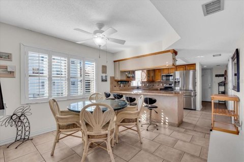 Condominio en venta en Treasure Island, Florida, 2 dormitorios, 122.63 m2 № 1586547 - foto 8