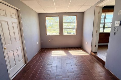 House in North Port, Florida 2 bedrooms, 74.97 sq.m. № 2223528 - photo 6