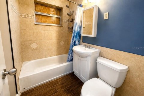 House in North Port, Florida 2 bedrooms, 74.97 sq.m. № 2223528 - photo 8