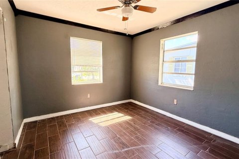 House in North Port, Florida 2 bedrooms, 74.97 sq.m. № 2223528 - photo 11