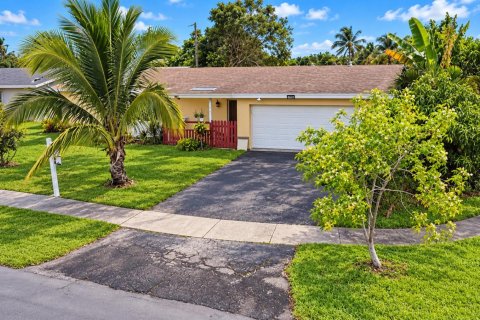 Villa ou maison à vendre à Sunrise, Floride: 4 chambres, 164.25 m2 № 2439187 - photo 5