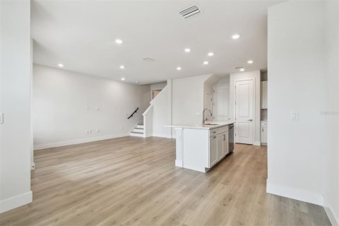 Townhouse in Sarasota, Florida 3 bedrooms, 162.67 sq.m. № 1659215 - photo 17