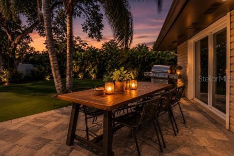 House in Clearwater, Florida 5 bedrooms, 464.88 sq.m. № 2201717 - photo 6