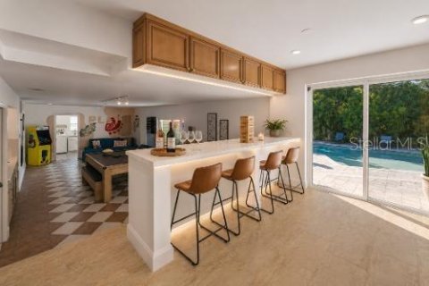 House in Clearwater, Florida 5 bedrooms, 464.88 sq.m. № 2201717 - photo 11