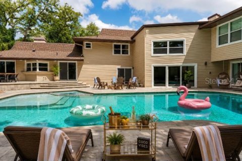 House in Clearwater, Florida 5 bedrooms, 464.88 sq.m. № 2201717 - photo 3