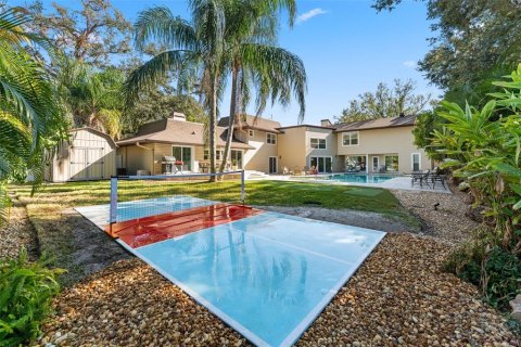 House in Clearwater, Florida 5 bedrooms, 464.88 sq.m. № 2201717 - photo 2