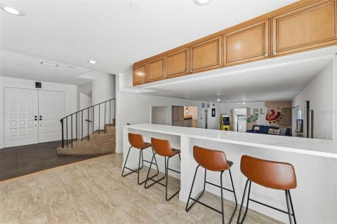 House in Clearwater, Florida 5 bedrooms, 464.88 sq.m. № 2201717 - photo 12