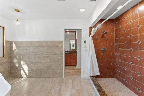 House in Clearwater, Florida 5 bedrooms, 464.88 sq.m. № 2201717 - photo 25