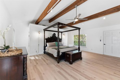 House in Clearwater, Florida 5 bedrooms, 464.88 sq.m. № 2201717 - photo 20